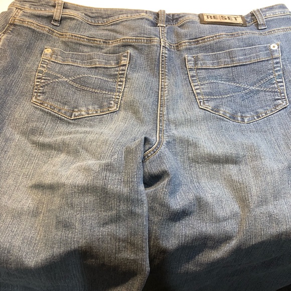 Reset Denim Capris Jeans Size 20, side zippered at bottom , front pockets - Picture 8 of 11